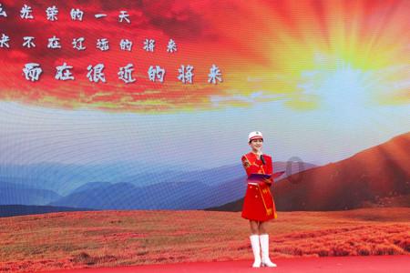 她让小小蝴蝶兰开出“致富花”