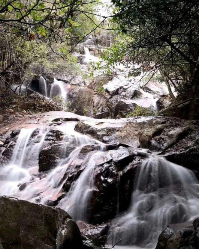 十堰东风商用车驾驶室减震器